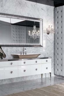 Figur Pferd im Badezimmer im Art-Deco-Stil
