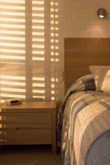 Tapparelle di plastica nel design della camera da letto