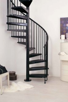 Schwarze Metallwendeltreppe
