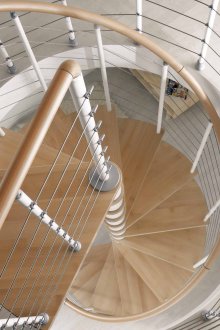 Beige und weiße Wendeltreppe