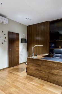 Kahverengi ve Beyaz Modern Çalışma
