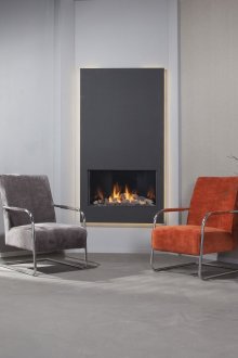Minimalist bir oturma odasında köşe şömine