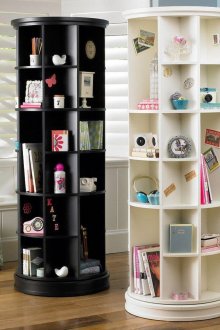 Round shelving in the interior