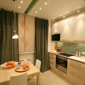 Dapur yang selesa dengan sofa