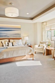 Feng shui yatak odasında sakin deniz ile resim