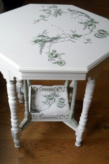 Découpage de table blanc