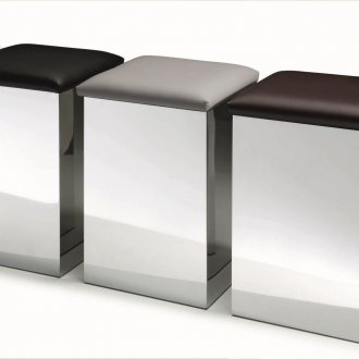 Metallwäschekörbe mit Badesitzen