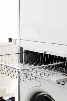 Eingebauter Wäschekorb im Badezimmer