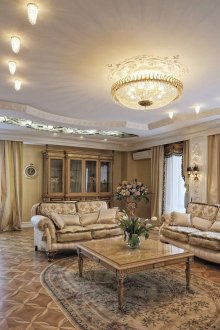 Revêtement de sol stratifié Art dans un salon classique