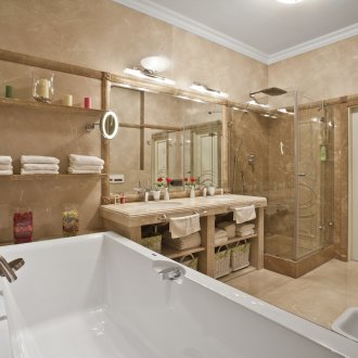Klasik bej banyo