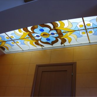 Stained glass on the ceiling in the bathroom