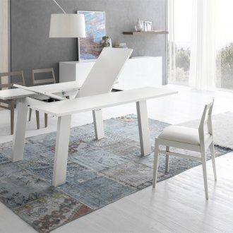 Extendable table