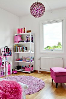 Pembe çocuk odası