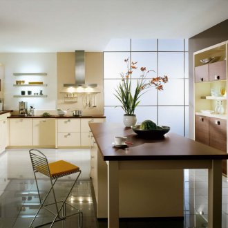 Modern bir iç mekandaki kül laminatı