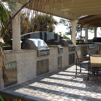 Gazebo avec barbecue
