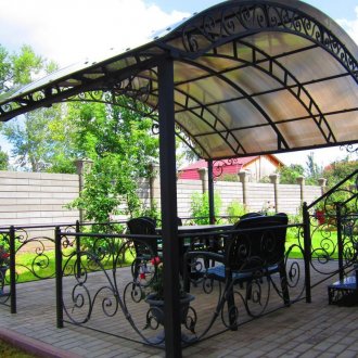 Gazebo avec barbecue