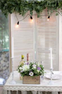 Decorazione da tavola con tovaglioli in stile provenzale