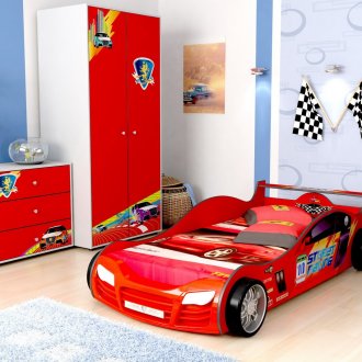 Fondo de pantalla brillante en una habitación infantil