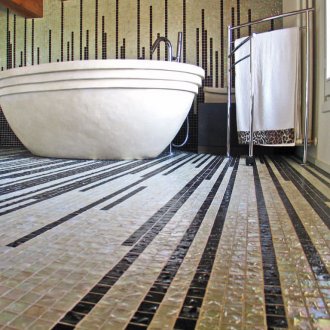 Glass tile