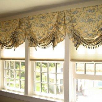 Cortinas austríacas na varanda