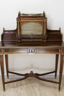 Ausziehbares Sofa im klassischen Stil
