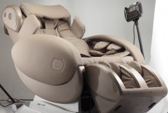 Massage chair with 3D technology