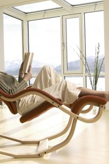 Sedia reclinabile dal design moderno
