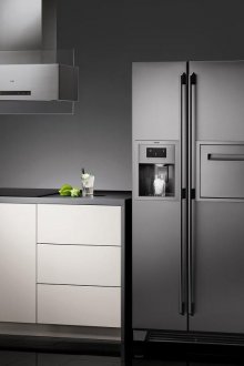 Buz yapma fonksiyonlu iki kapılı buzdolabı