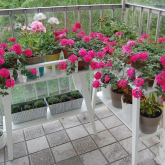 Tavolo pieghevole nella loggia