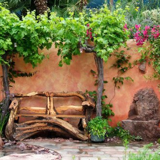 Decorazioni da giardino con panca in legno