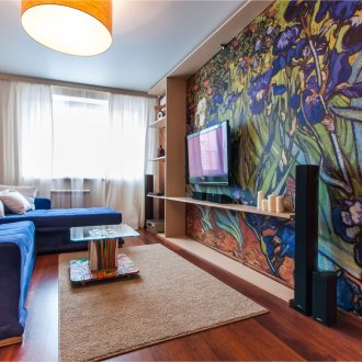 Oturma odasının iç Iris Van Gogh görüntü ile duvar kağıdı