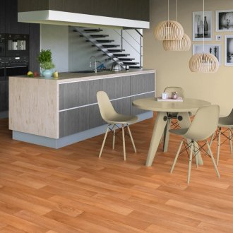 Linoléum sous le stratifié à l'intérieur de la cuisine