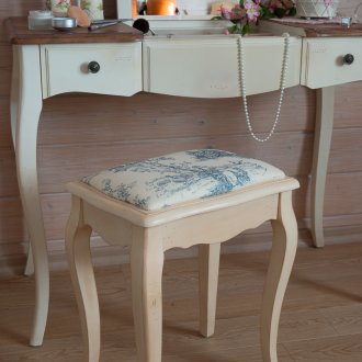 Letto per bambini con fianchi in stile provenzale