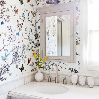 Banyo iç desenli beyaz duvar kağıdı