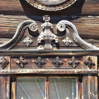 Sculpture de fenêtre géométrique