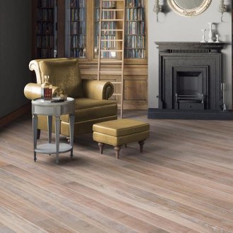 Laminato diagonale all'interno della casa