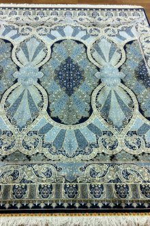 İçeride Türk kilim