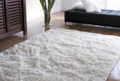 Fehér gyapjú szőnyeg
