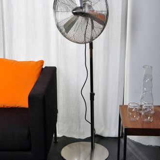 Krom ve kristal duvar lambası