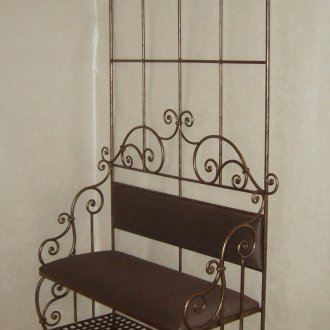 Sala chiusa con un banchetto