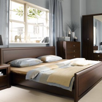 Massive wenge bedroom