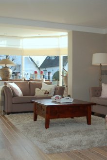 Sala com janela panorâmica