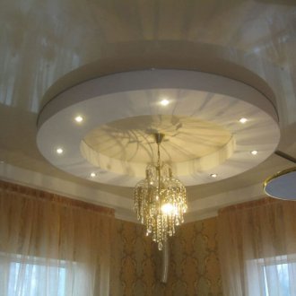 Techo redondo con candelabro