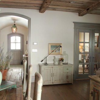 Provence gri kapı