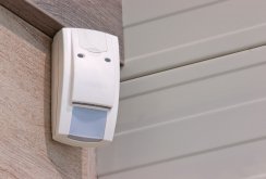Wireless alarm system for a summer residence