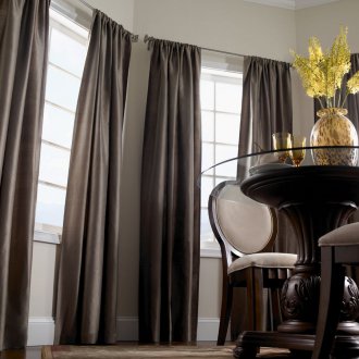 Vorhänge aus Wenge im Wohnzimmer