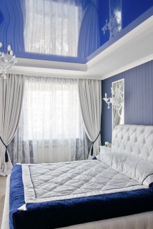 Teto azul no quarto