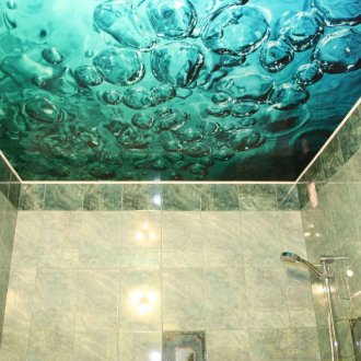 Banyo tavanında fotoğraf baskısı