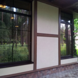 Sonnencreme auf die Fenster kleben