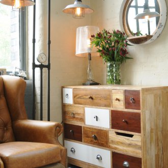 Vintage Kommode im Wohnzimmer